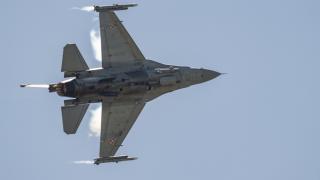 Вече няма връщане назад за сделката с F-16