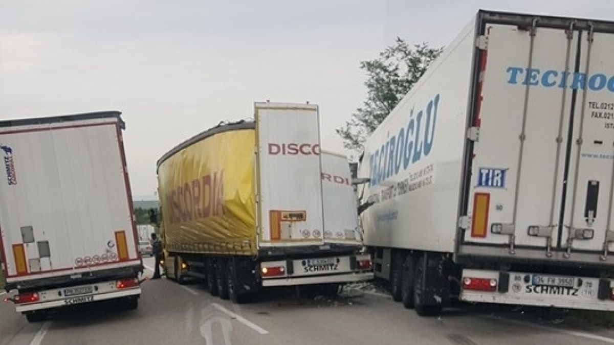 Толкова зрелищно меле на Е-79 скоро не се бе случвало! СНИМКИ