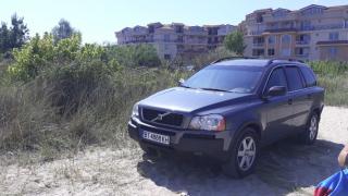 Търновски бек с джип вбеси летовниците на плаж "Златна рибка" СНИМКИ