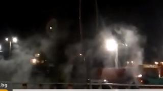 Абсурд: Асфалтират двор в училище по време на нощен порой