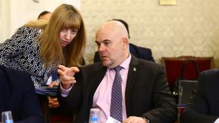 Само в БЛИЦ! Хакерската мафия с жесток удар срещу прокуратурата и Гешев