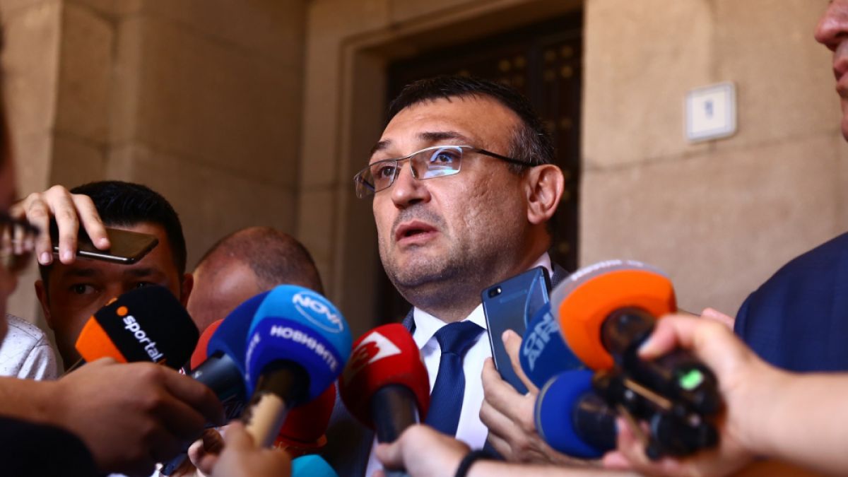 Младен Маринов охлади мераците на убиеца Полфрийман да напусне страната ВИДЕО