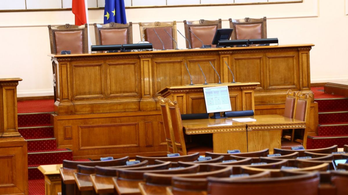 Решава се съдбата на ел. тротинетките и превозите с атракционна цел