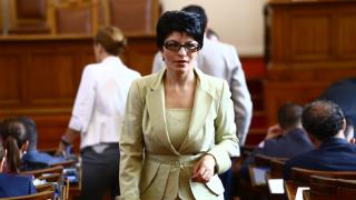 Десислава Атанасова прогнозира за БЛИЦ бъдещето на коалицията 