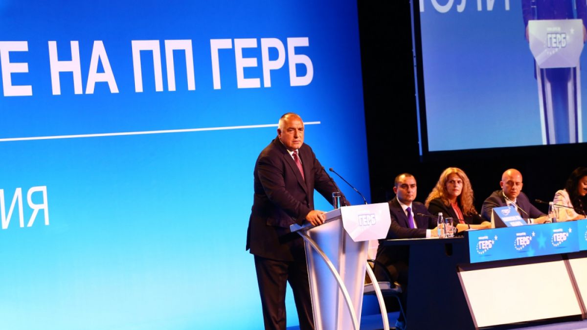 Пада ли кабинетът "Денков": Чакат се грандиозни решения от ГЕРБ