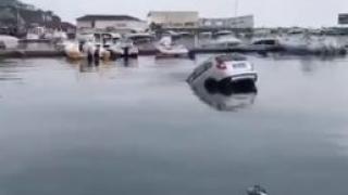 Руснак влезе в кръчма в Свети Влас, а колата му цопна в морето ВИДЕО