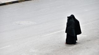 В Холандията забраниха носенето на бурка 