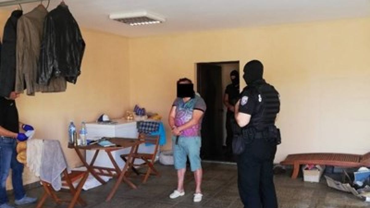ГДБОП и Спецпрокуратурата удариха страховита банда, действала в три града СНИМКИ