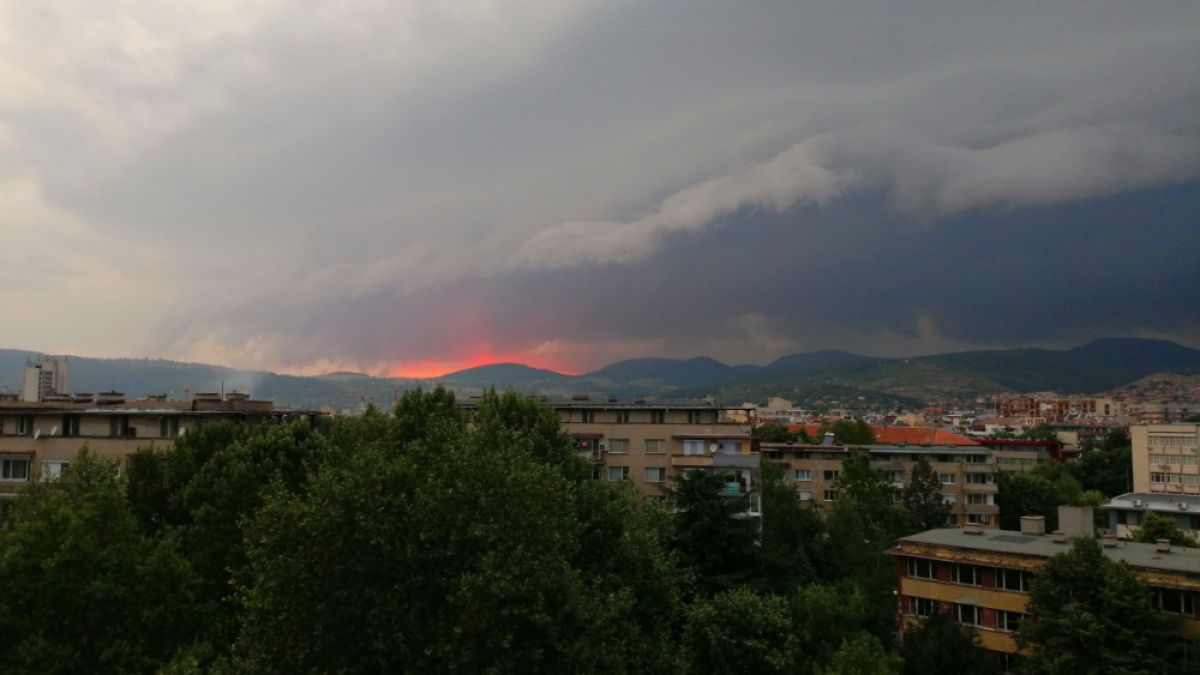 Невиждана от 60 години буря помете Кърджали, хвана в капан и кмета ВИДЕО 