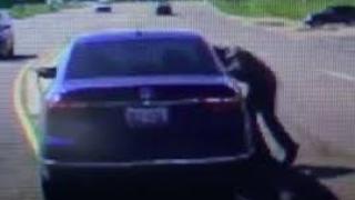 Смелчага спаси зрелищно живота на шофьор ВИДЕО