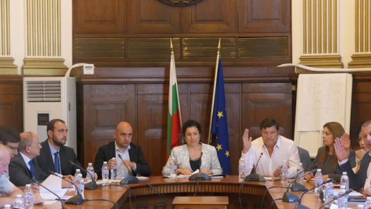 Танева обяви къде е най-високото напрежение заради чумата