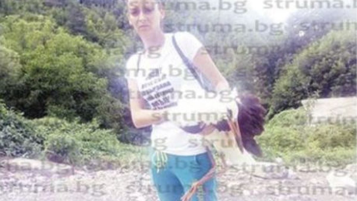 Цяло село говори за продавачката Александрина, която на път за работа...