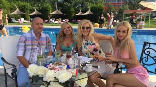 Сузанита пусна СНИМКА с дупарата на майка си за радост на всички