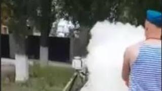 Вижте как десантчик "неутрализира" пътна камера ВИДЕО