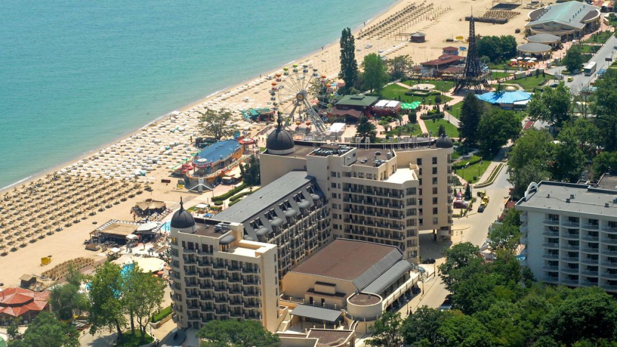 Ето какви заплати взимат чужденците в родните хотели по морето