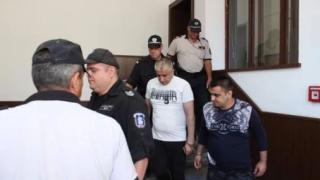 Бащата и синът, убили виден столичен бизнесмен, се разминаха скандално с показанията си