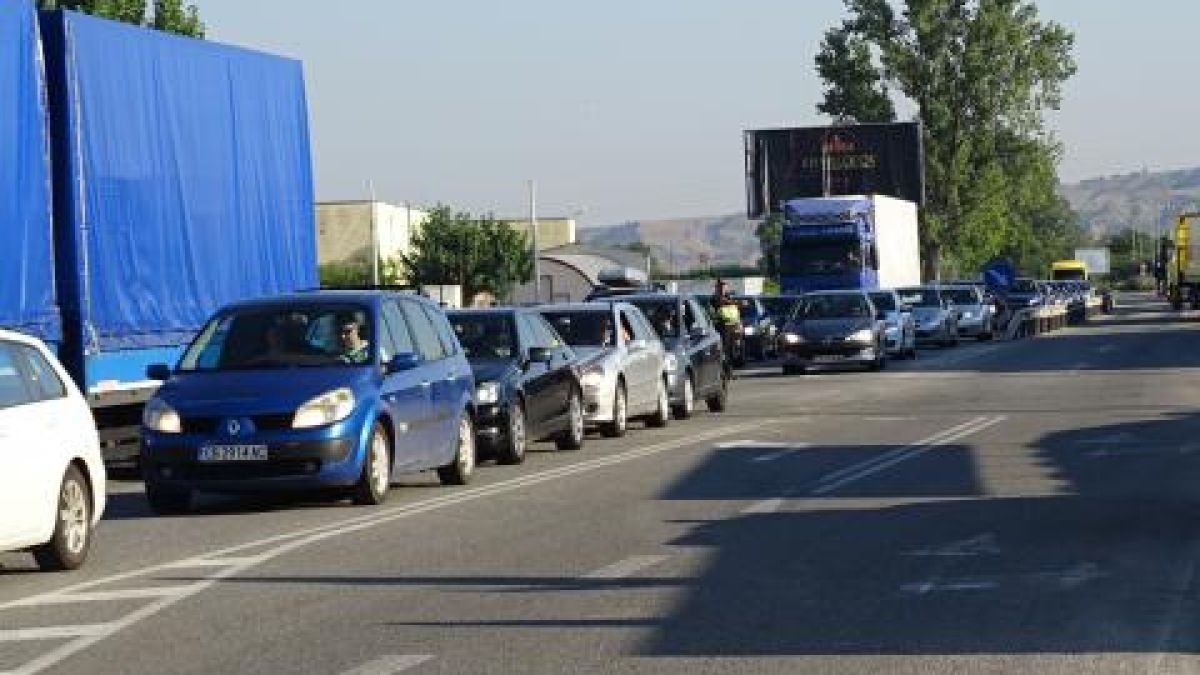 У нас касапница по пътищата, а в Гърция българите стават най-кротките шофьори 