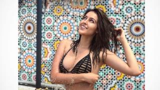 И щерката на Гала се пусна по цици СНИМКИ 18+
