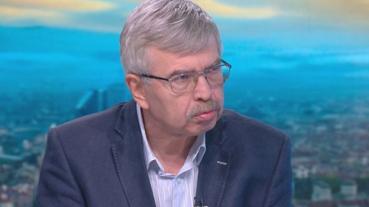 Емил Хърсев обясни кое налага банките да привикват клиентите си веднъж годишно