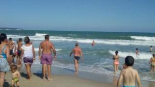Огромна трагедия на централния плаж във Варна СНИМКИ