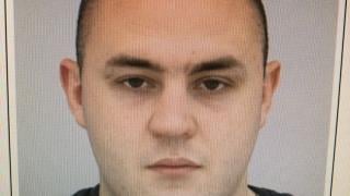 СДВР пусна за издирване двама от кримигероите, вилнели в "Бесо" СНИМКИ