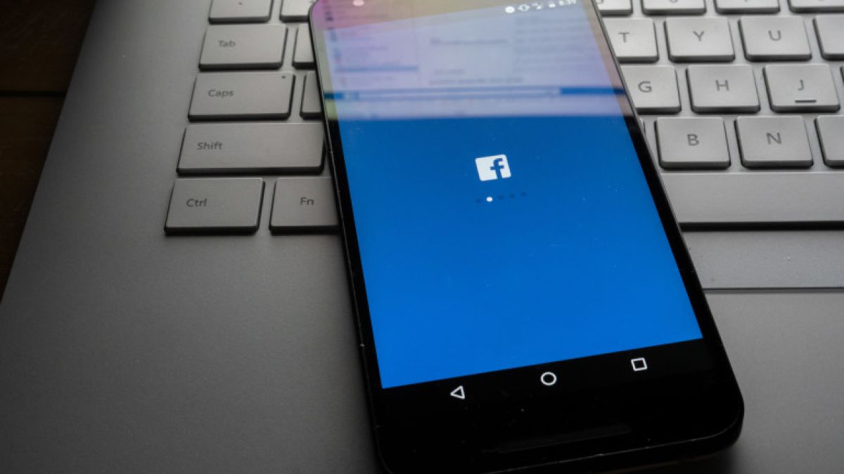 Facebook прави нещо отвратително със своите потребители