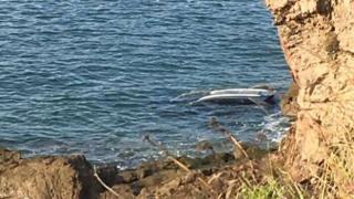 Шофьорка падна с кола в морето, а последвалото изуми всички