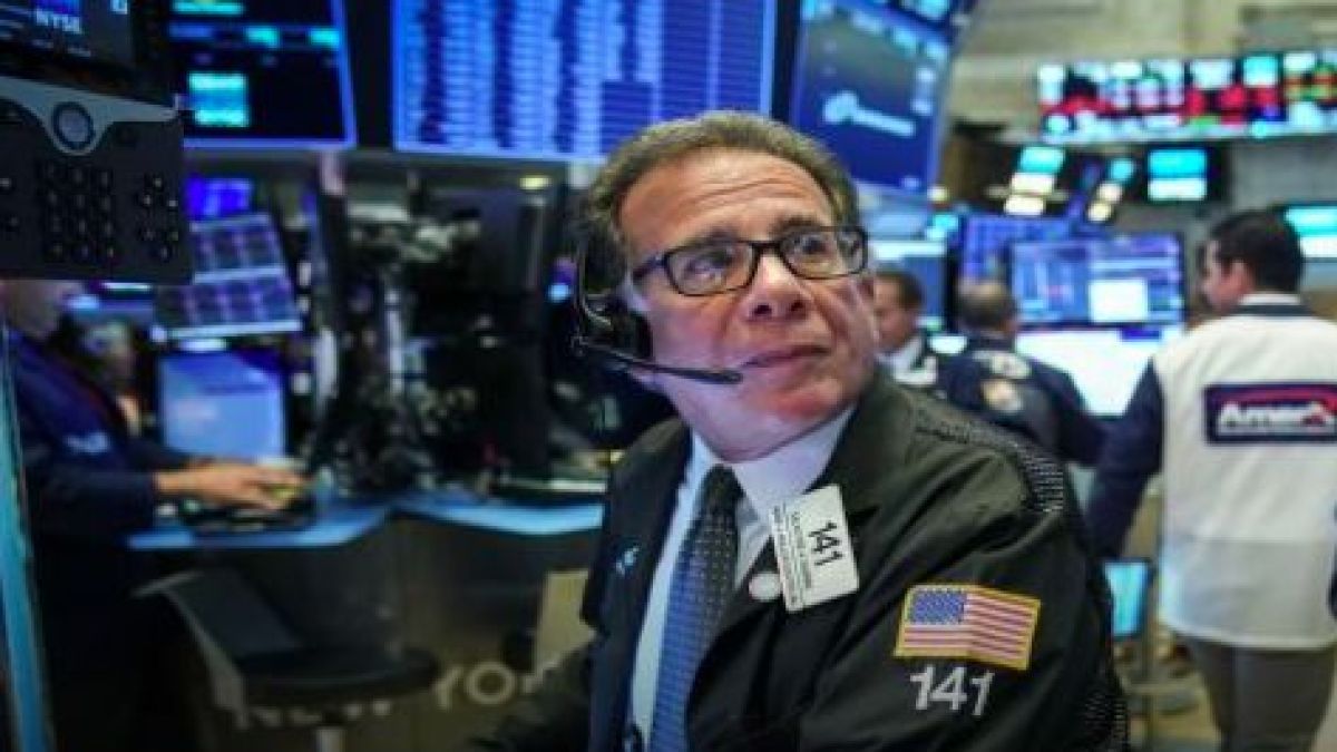 CNBC: На борсите в САЩ започна истерия, индексите се сринаха   