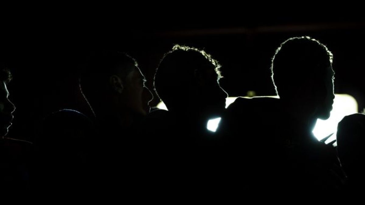 Съд в Рим позволи на кораб с над 100 имигранти да навлезе в териториалните води 