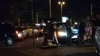Ченгета ровят БМВ, натъпкано с яки и голи до кръста момчета в Бургас СНИМКИ