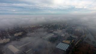 Дишането на мръсен въздух е равно на... 