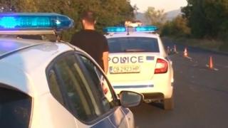 Голямо меле с туристи на пътя Бургас - Варна