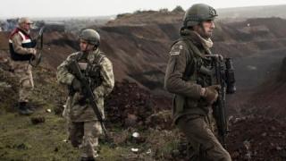 Извънредно! Сирийски самолети атакуваха турската армия ВИДЕО