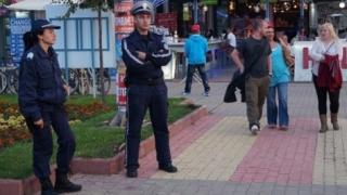 Проверка на заведение в Слънчев бряг се превърна в ад за инспекторки по труда
