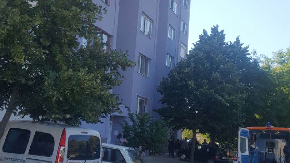 Черен вторник: Млада сливналийка полетя от блок в "Сини камъни" СНИМКИ 