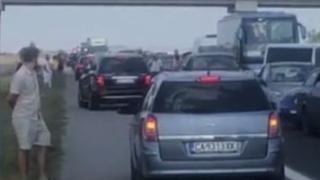 Тарикат шофьори се изнизаха по аварийната лента на АМ „Тракия", но... ВИДЕО