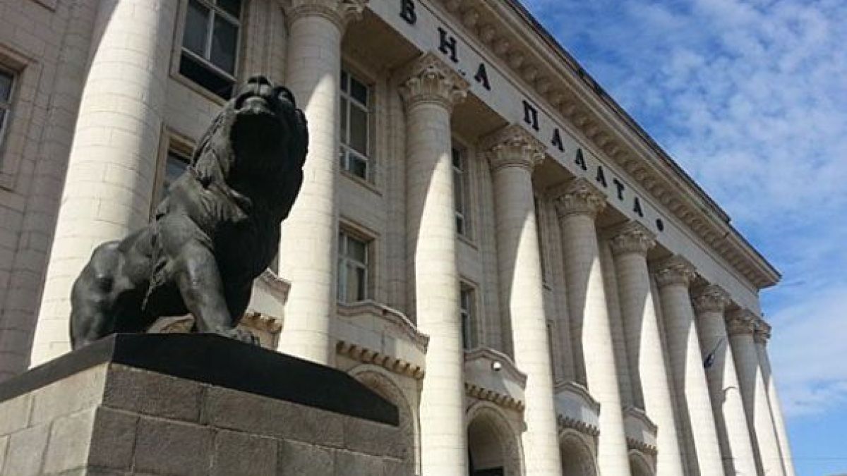 Специализираната прокуратура осъди вандалското драскане по некролози