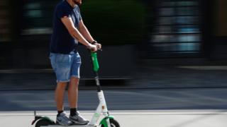 Нова услуга за споделено ползване на е-тротинетки стартира в София