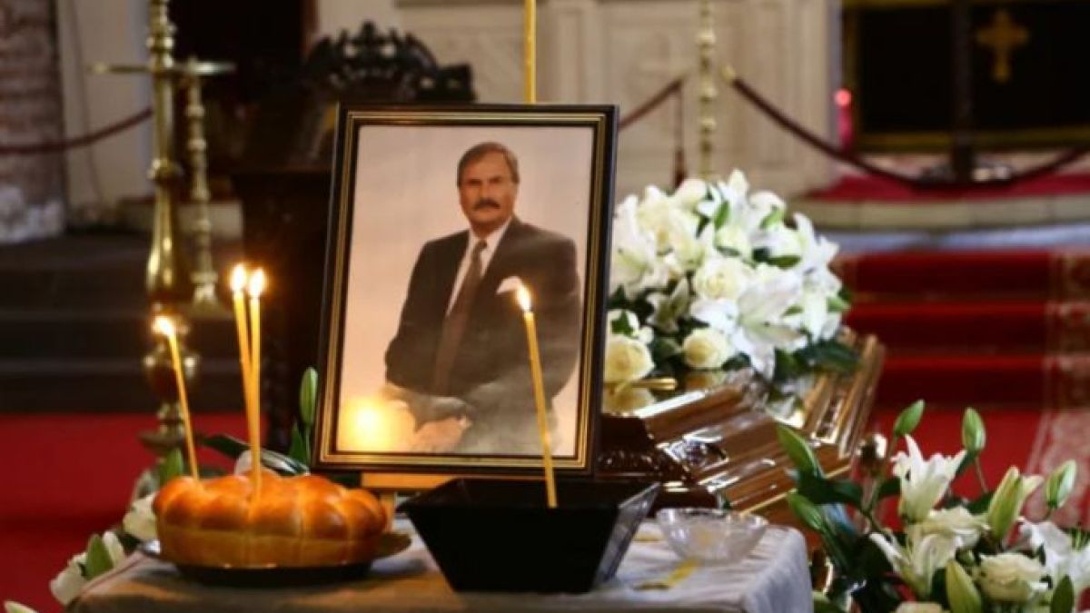 Неочаквана символика по време по поклонението на Жорж Ганчев стъписа щерките му