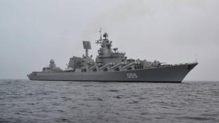 Руският "убиец" “Маршал Устинов” тръгна на лов