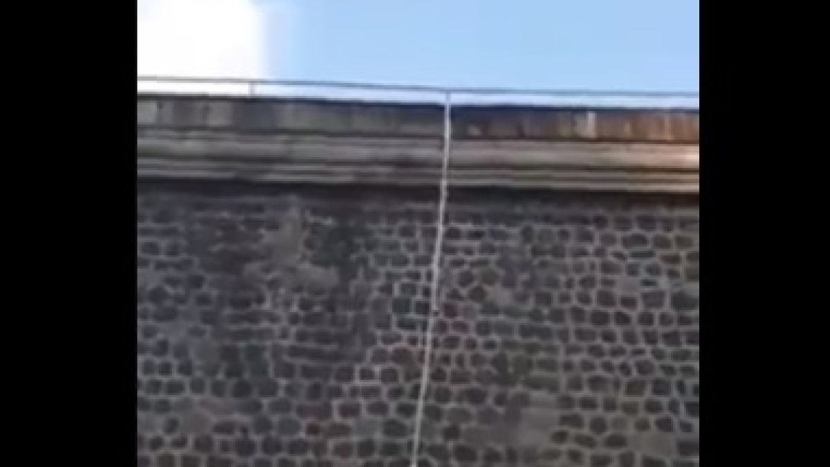 Зрелищно ВИДЕО! Опасен убиец избяга от затвор в Италия