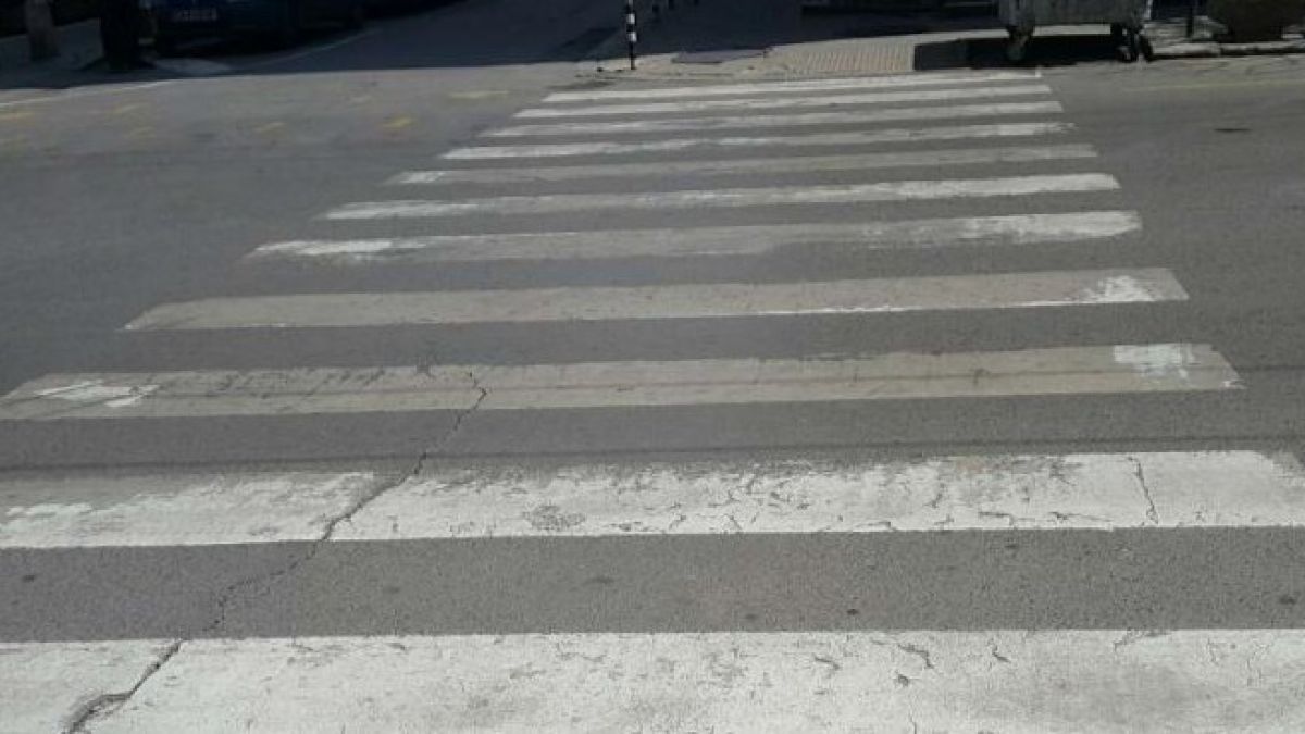 Автобус помете ученичка край Стара Загора