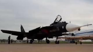 Русия показа необичайния изтребител Су-47 "Беркут" ВИДЕО