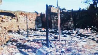 Алкохолик превърна родителите си в роби, накрая запали дома им