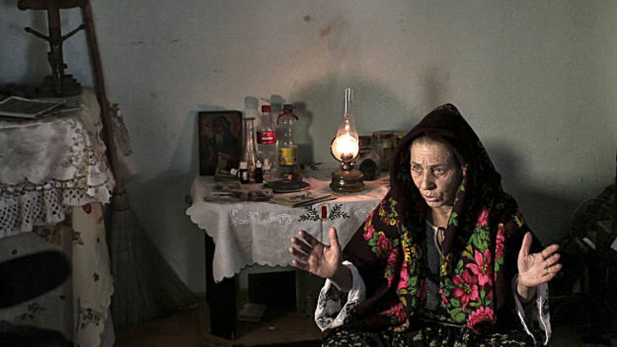 Врачки въртят страшен бизнес, развалят черни магии срещу 1000 лева 