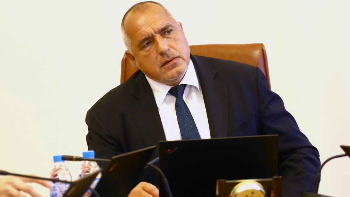 Заради Нинова Борисов извънредно ще...