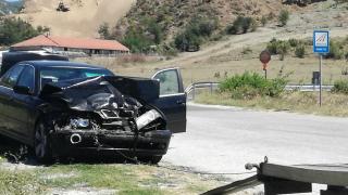 Първо в БЛИЦ! Брутална челна катастрофа между млади шофьори край Пловдив! 