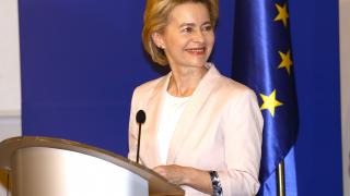 Шефката на ЕК с първи думи, след като Скопие прие френското предложение