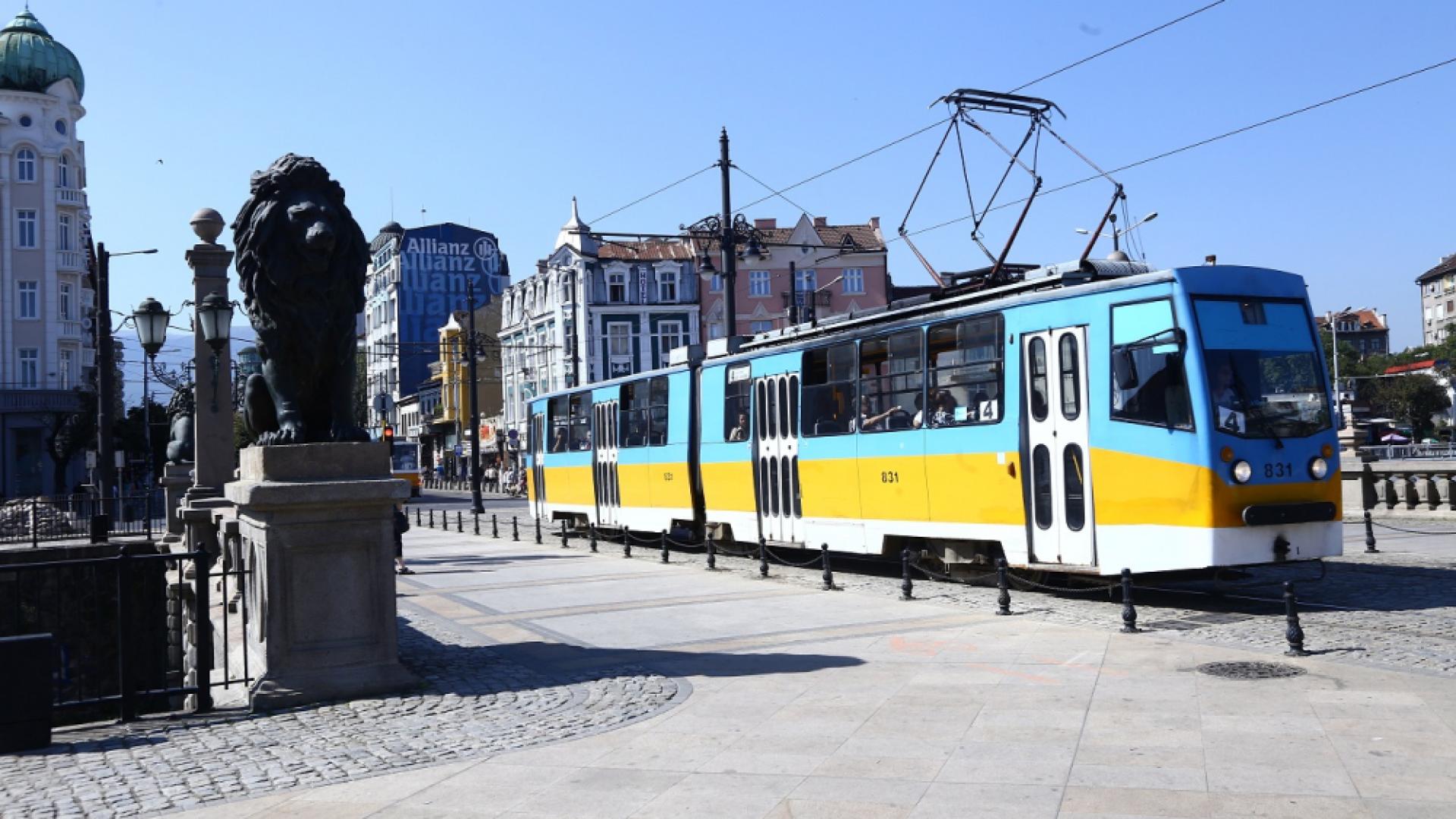 Секс история, свързана с трамвай, ошашави всички 18+