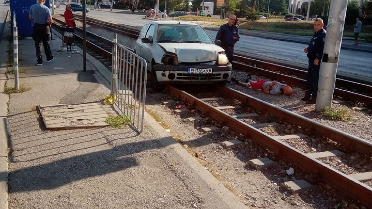 Първо в БЛИЦ: Изумителна катастрофа в столицата СНИМКА